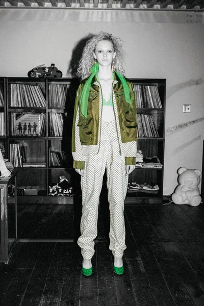 Look 12